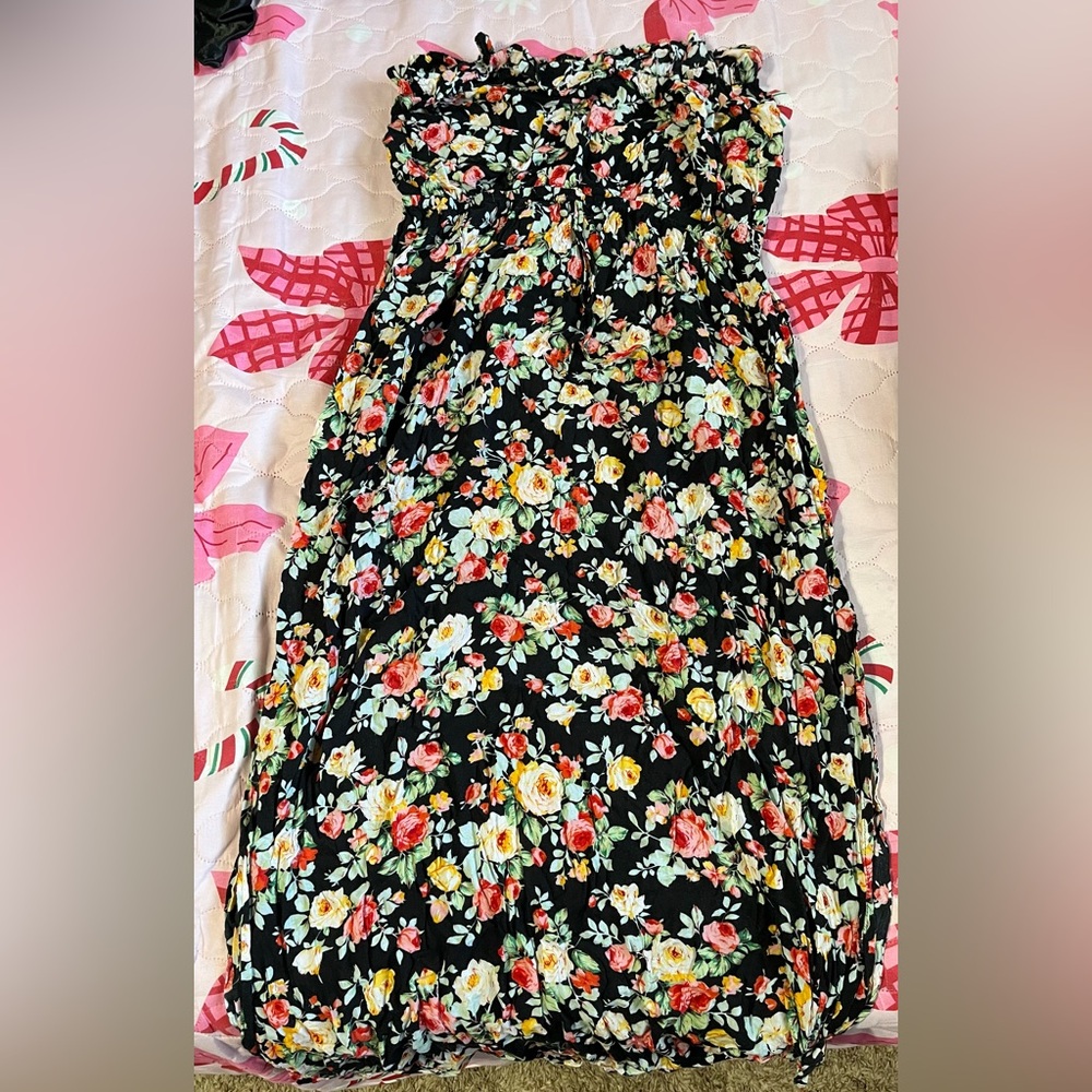 Chic Floral Maxi Dress - Black with Colorful Blooms